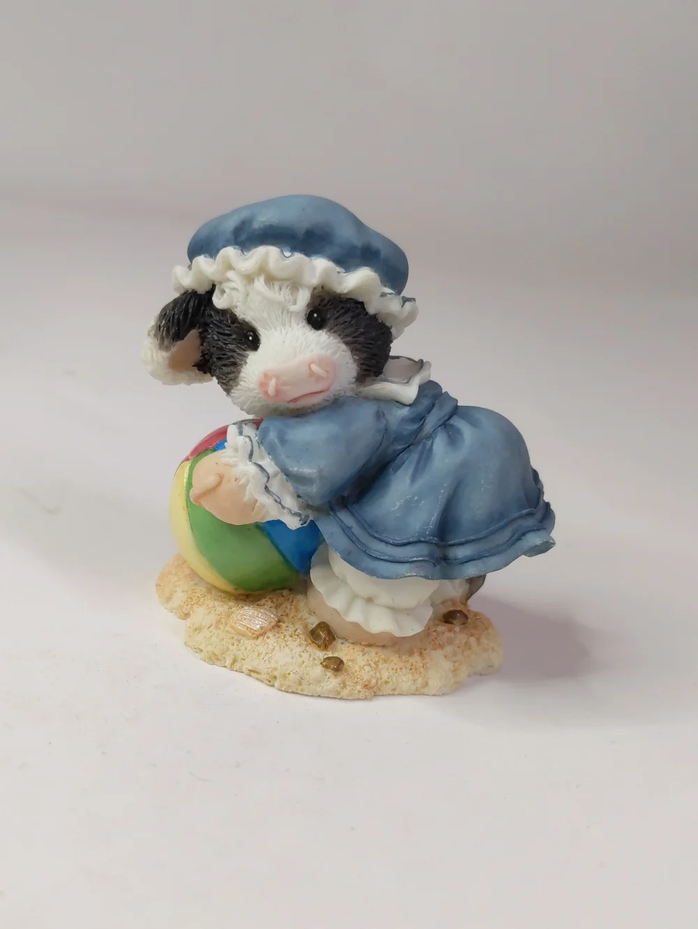 Vintage Enesco Mary’s Moo Moos AUGUST 'Moo And Me By The Sea' Figurine
